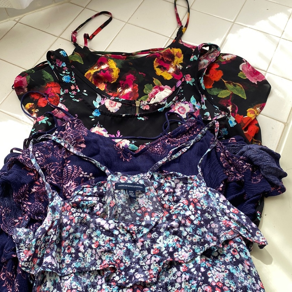 Floral tank tops bundle of 4